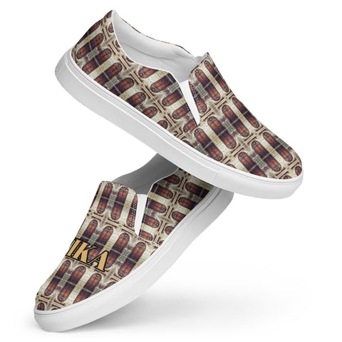 Men’s slip-on canvas shoes in eye colors